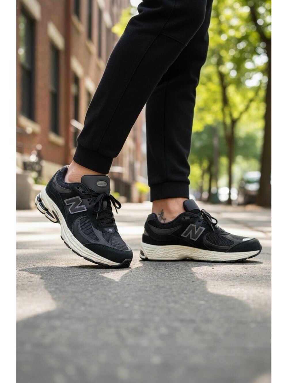 New Balance 2002R Triple Black Kids Size 4.5Y Women 6 GC2002BK Running Shoes NWB